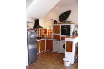 Slovēnija Privát Kobdilj, Eksterjers